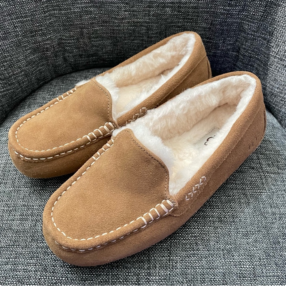 Ugg Ansley Slipper Size 8 NWT